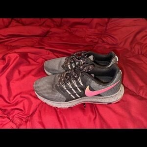 Nike Women's Black and Pink Running Shoes